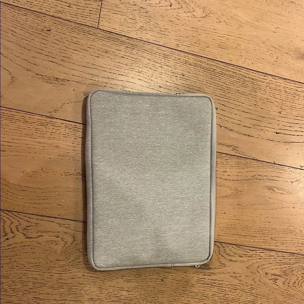 Grey Computer/Ipad Case with sleeve